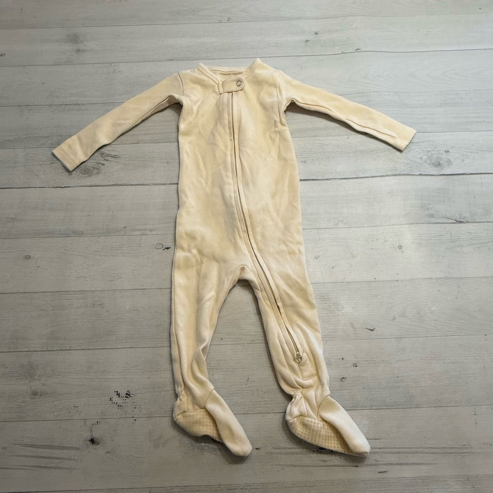 L'oved baby one‎ piece crème footed sleeper 6-9 months